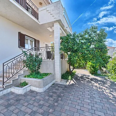 ゲストハウス Marina 3*